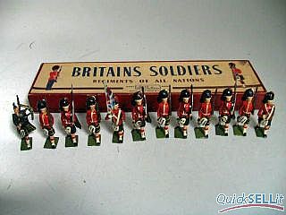 12 Gordon Highlanders +Piper 1:32 No77 Britains Vintage